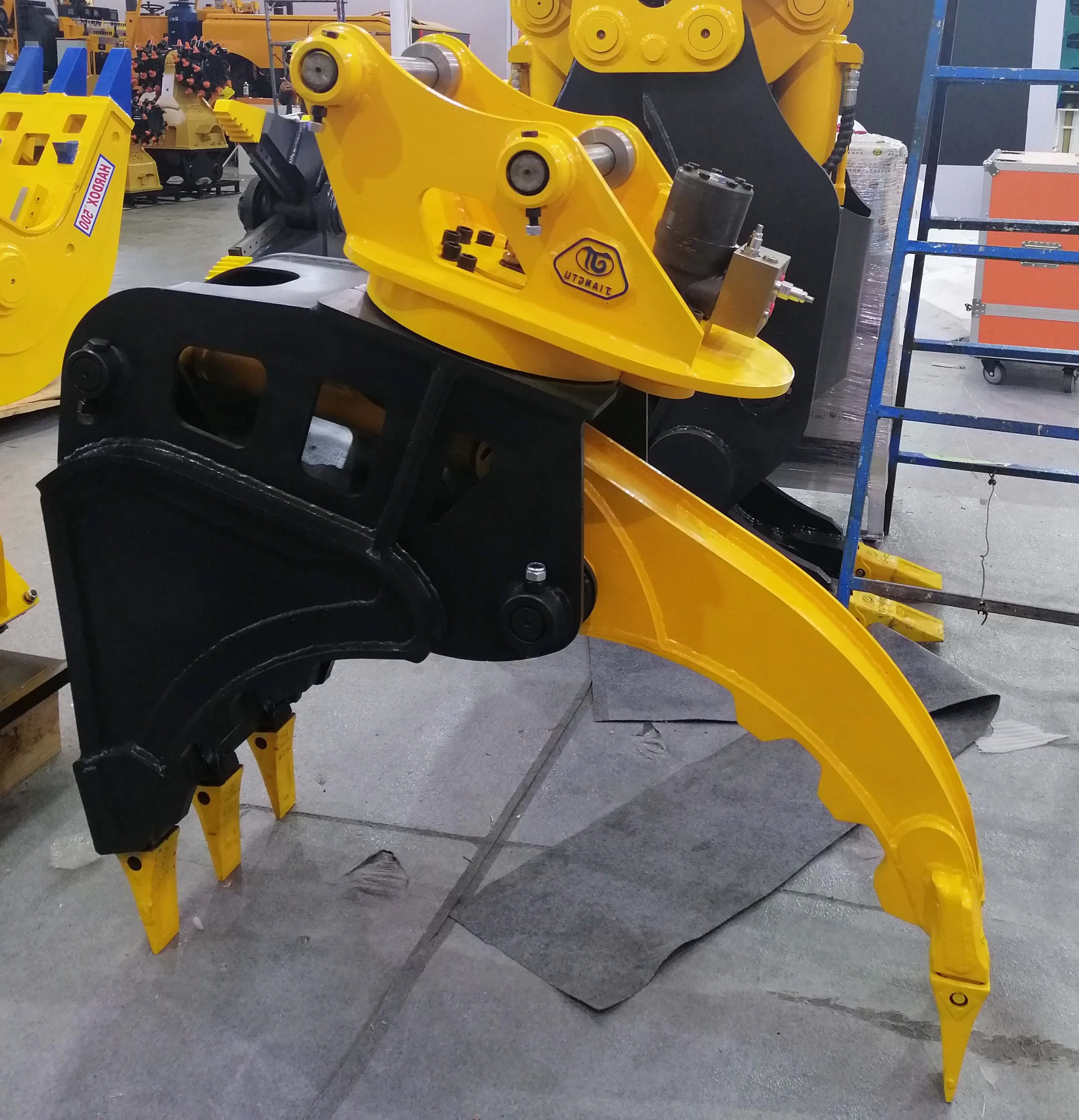 yantai jiangtu 2200mm width excavator hydraulic rock  thumb bucket greifer 20ton