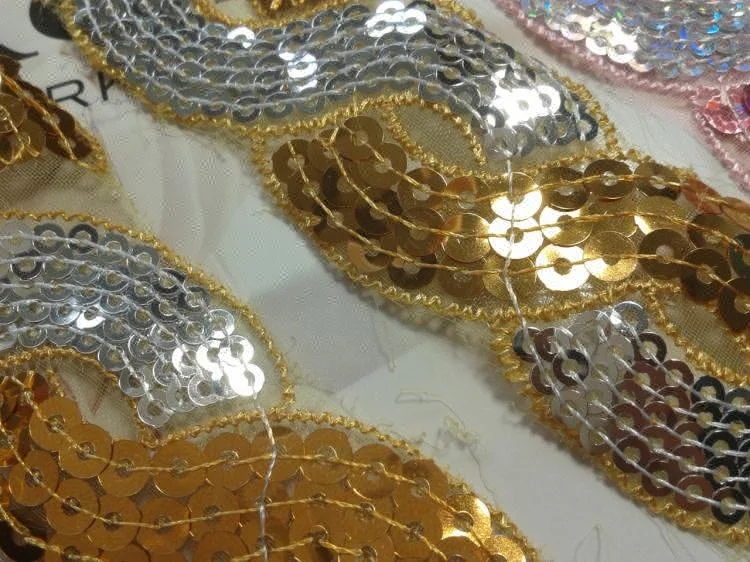 
Cheap 8 Shape Flowers Sequin Ribbon of Decorative Trim 