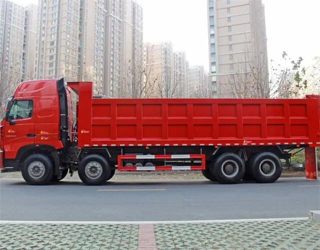 Sinotruk Howo T7H 8x4 440HP 12 Wheeler Dump Tipper Truck