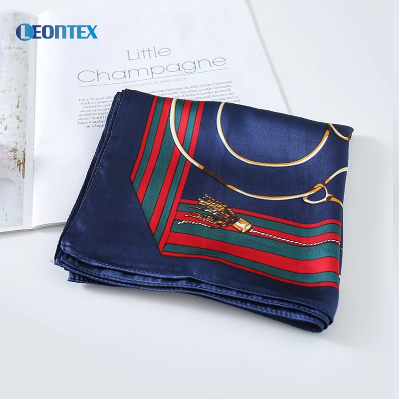 Низкая цена, полиэстер, шелк, индивидуальный принт, квадратный женский шарф