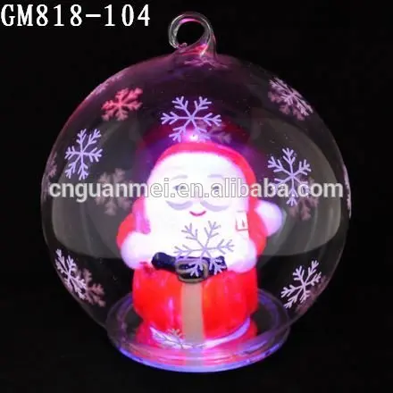 Топ из светодиодов висит стеклянный шар с санта клаус для рождественские украшения /