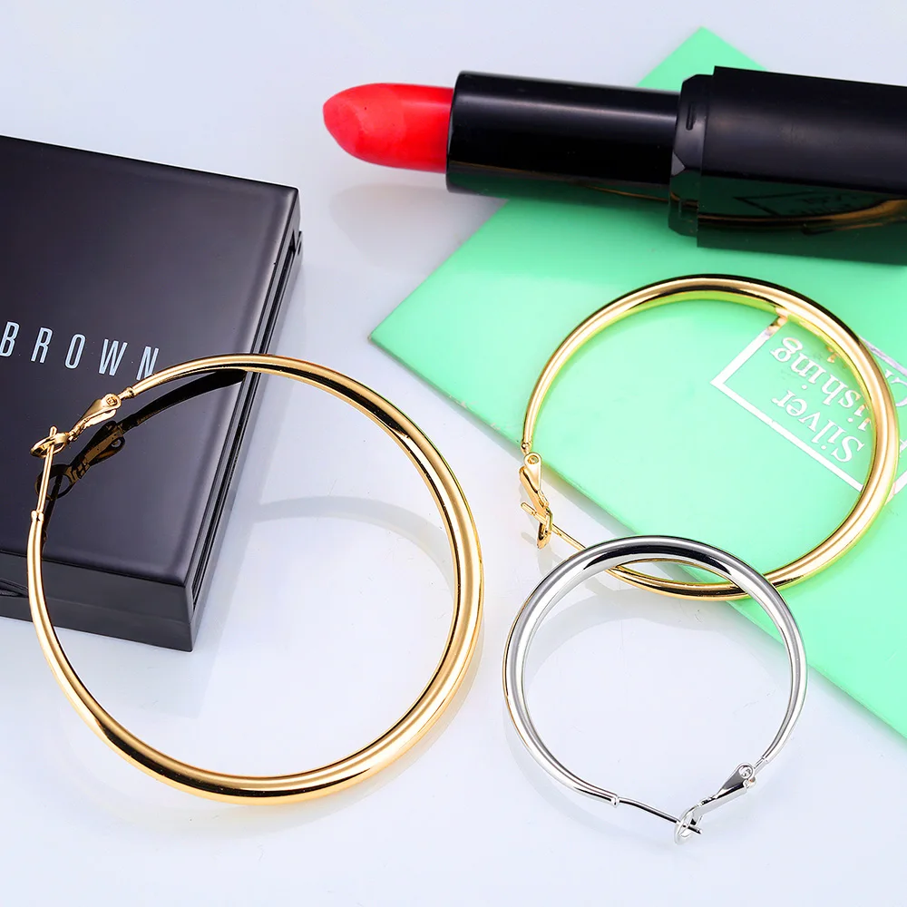 
Fashion Brand Jewelry Women Silver Round Shape Medium Hoop Earrings Designs 