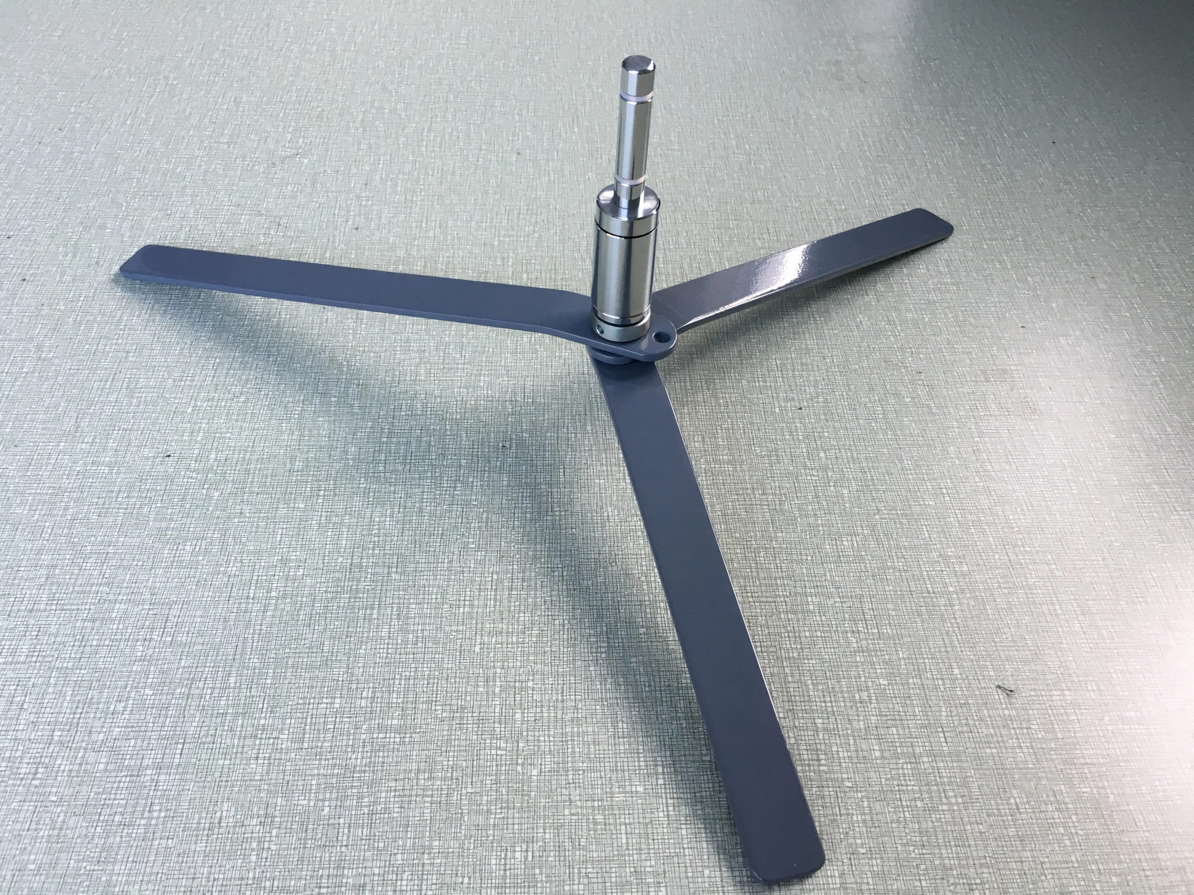 Convenient Indoor 1.3kg Foldable Tripod Flag Pole Base For Advertising