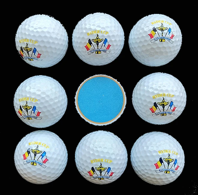 Комплект из 2 предметов для игры в гольф диапазон мяч для ношения за рулем и 2 слоя инвентарь для гольфа