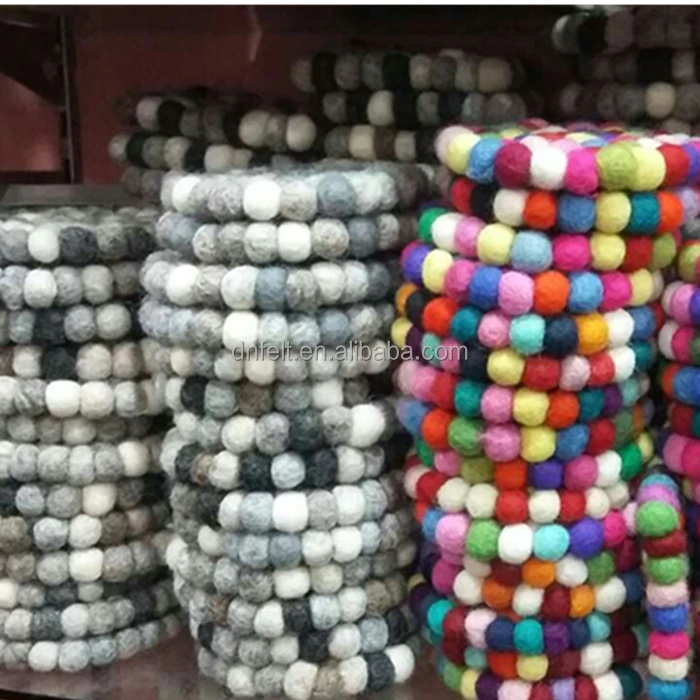 
100% nepal wool handmade wool felt balls for christmas decoration 