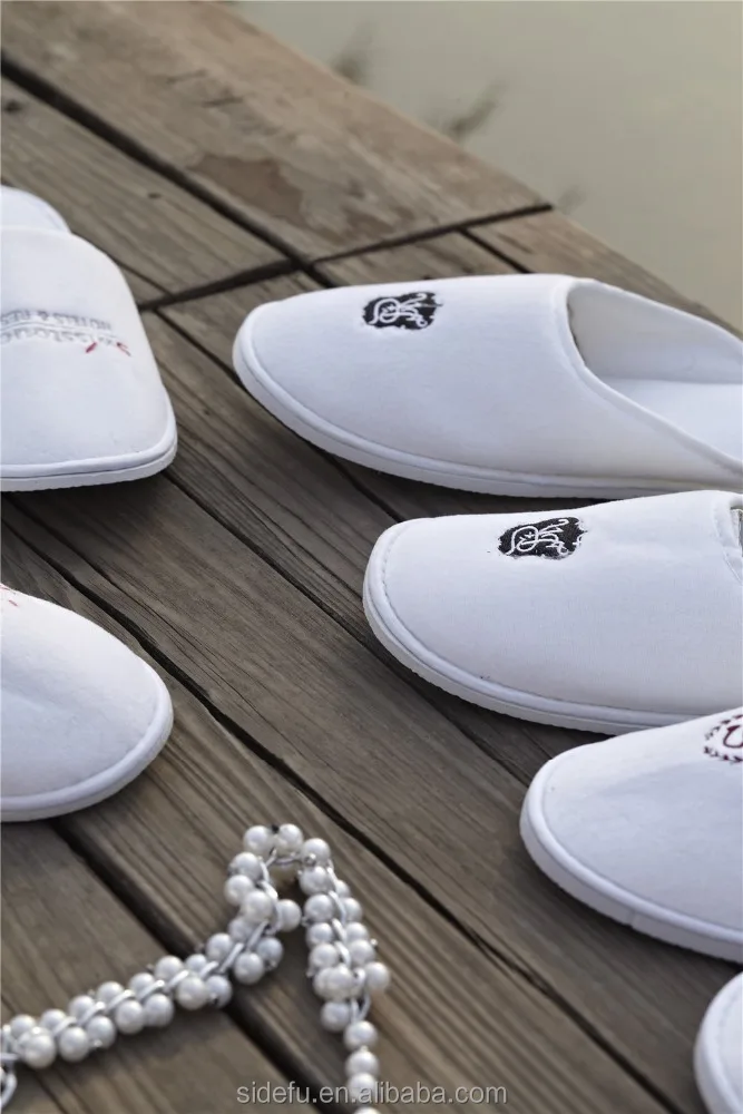 Factory Price Custom Logo White Hotel Disposable Velvet Slippers Wholesale
