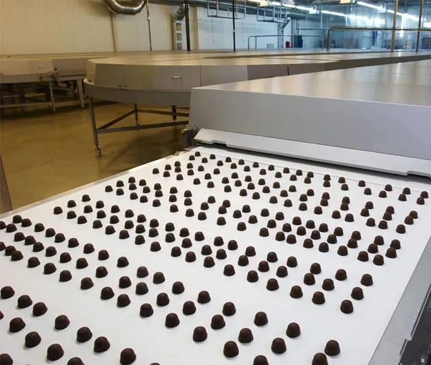 Автоматическая машина для производства конфет с шоколадным покрытием