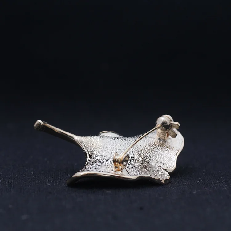 vintage style pearl gingko autumn leaf Brooches Women