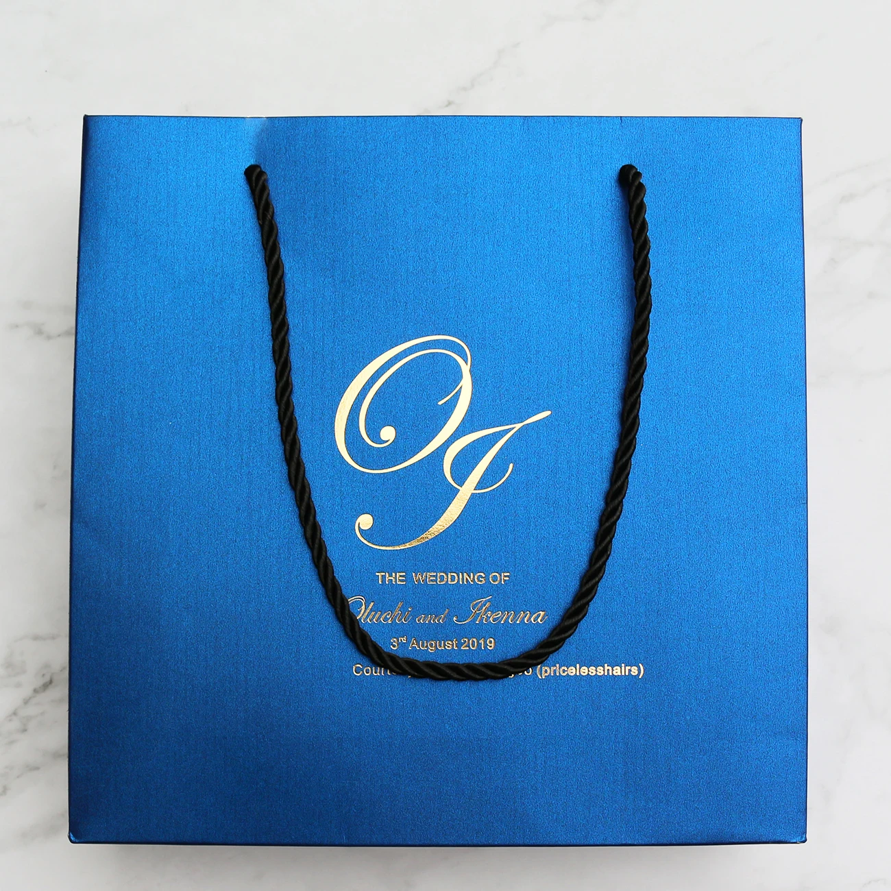 
Custom Made Luxurious Navy Blue Silk Cover Wedding Invitation Box Clear Acrylic Invitation Card with Hand Bag 