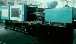 Extruder plastic molding machine