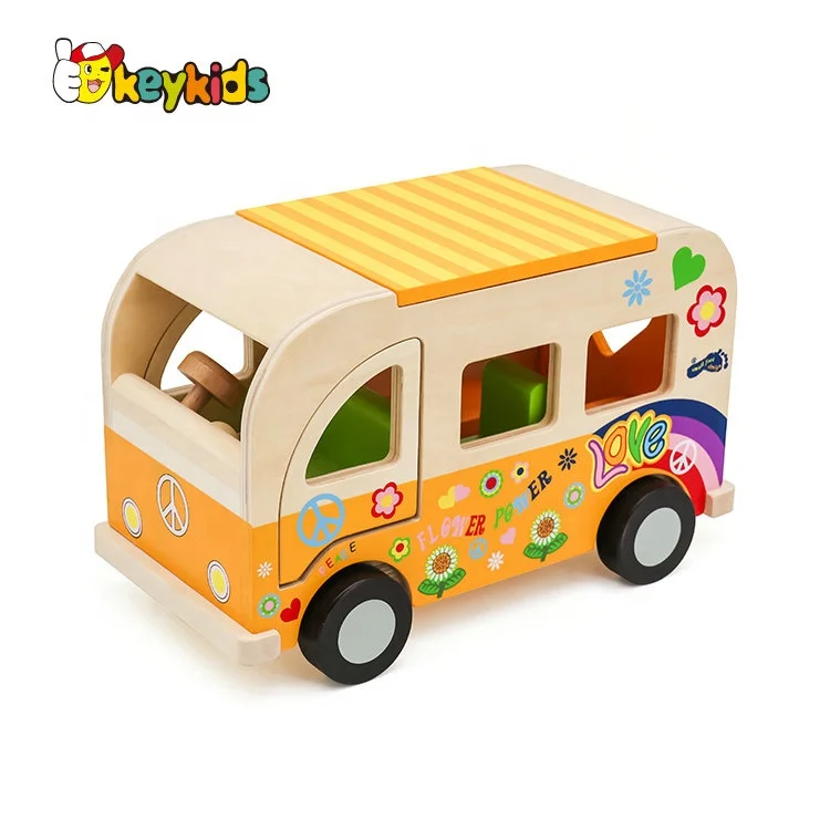 2024 New arrival educational wooden school bus toy for children W04A418