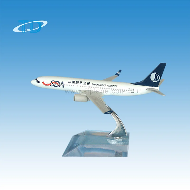 Shandong Airline Boeing B737-800 1:200 Metal Passenger Airplane Models