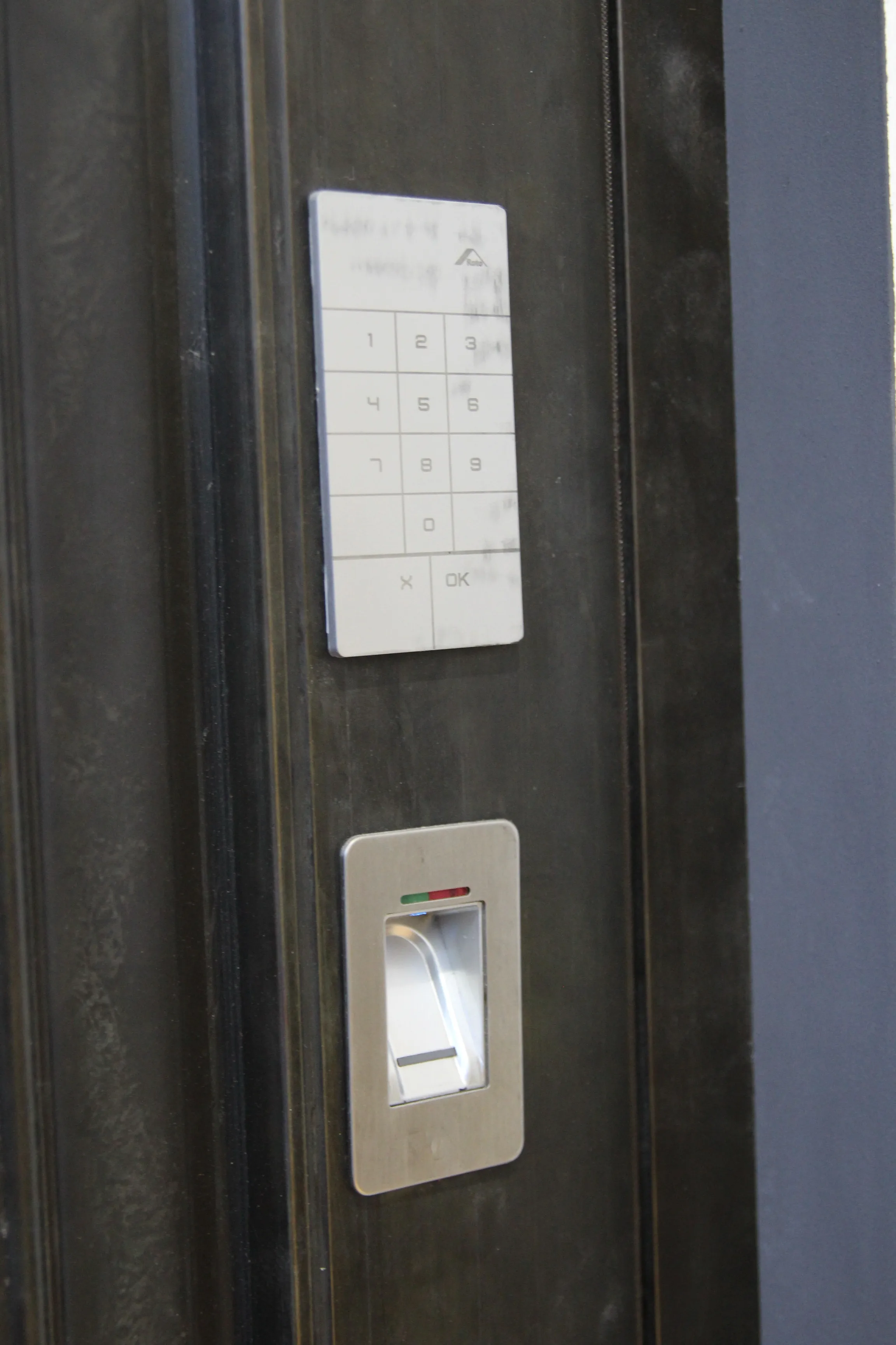 WIND 2019 latest design copper wood door automatic window with fingerprint smart door lock