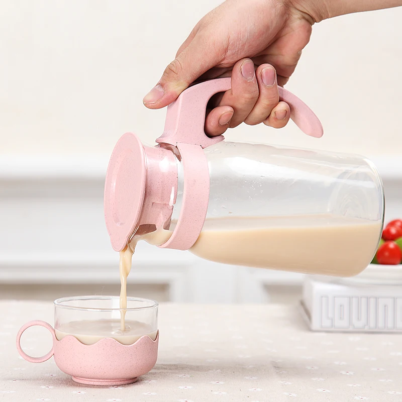 Heat resistant glassware 0.8L/1.1L/1.4L  wheat fiber hot and cold juice milk drinking water jug with lid glass pitcher