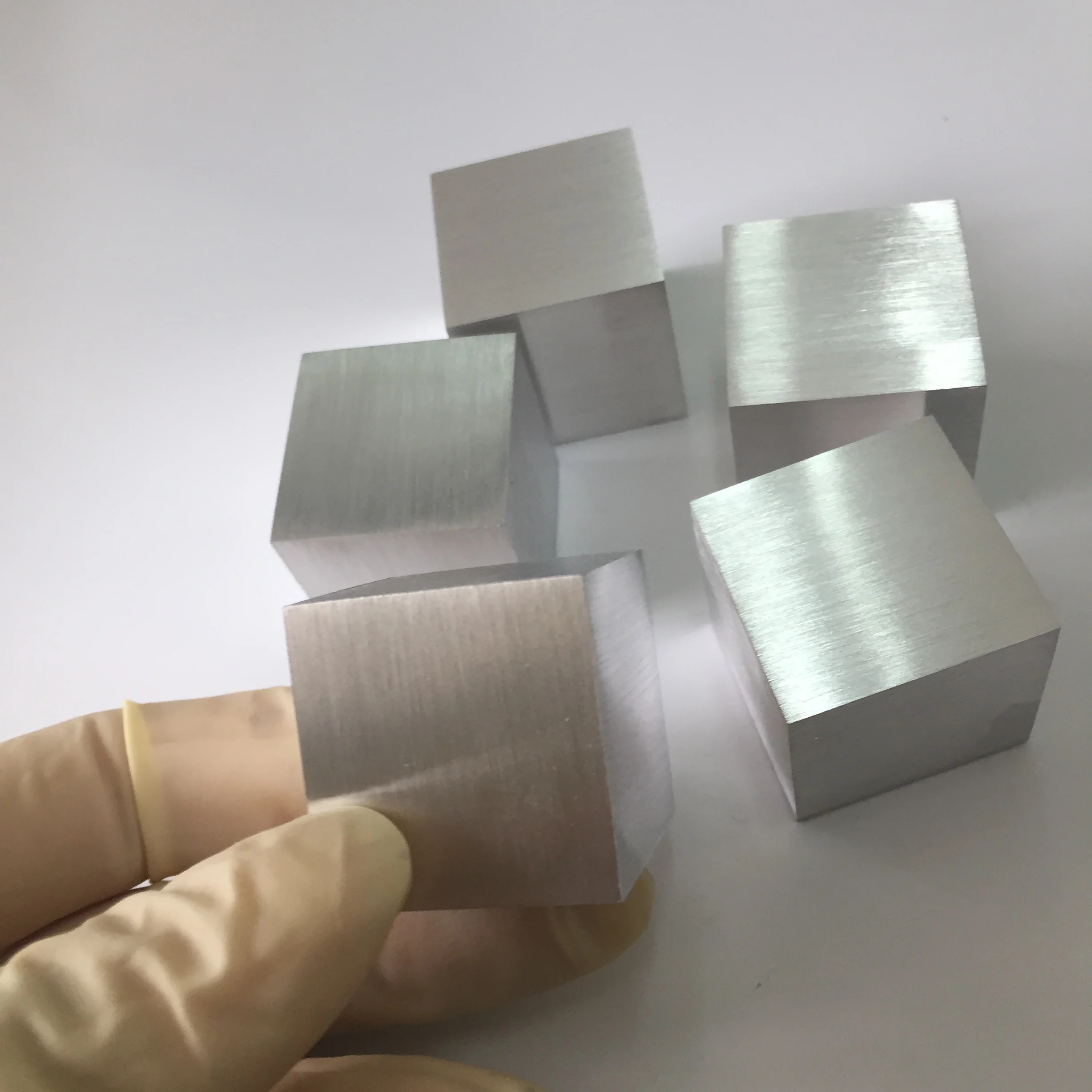 High purity  99.95 % Mg magnesium ingot  /granules   Accept customization