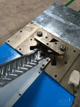 YSD-12 YSDCNC pneumatic square duct angle code installing machine