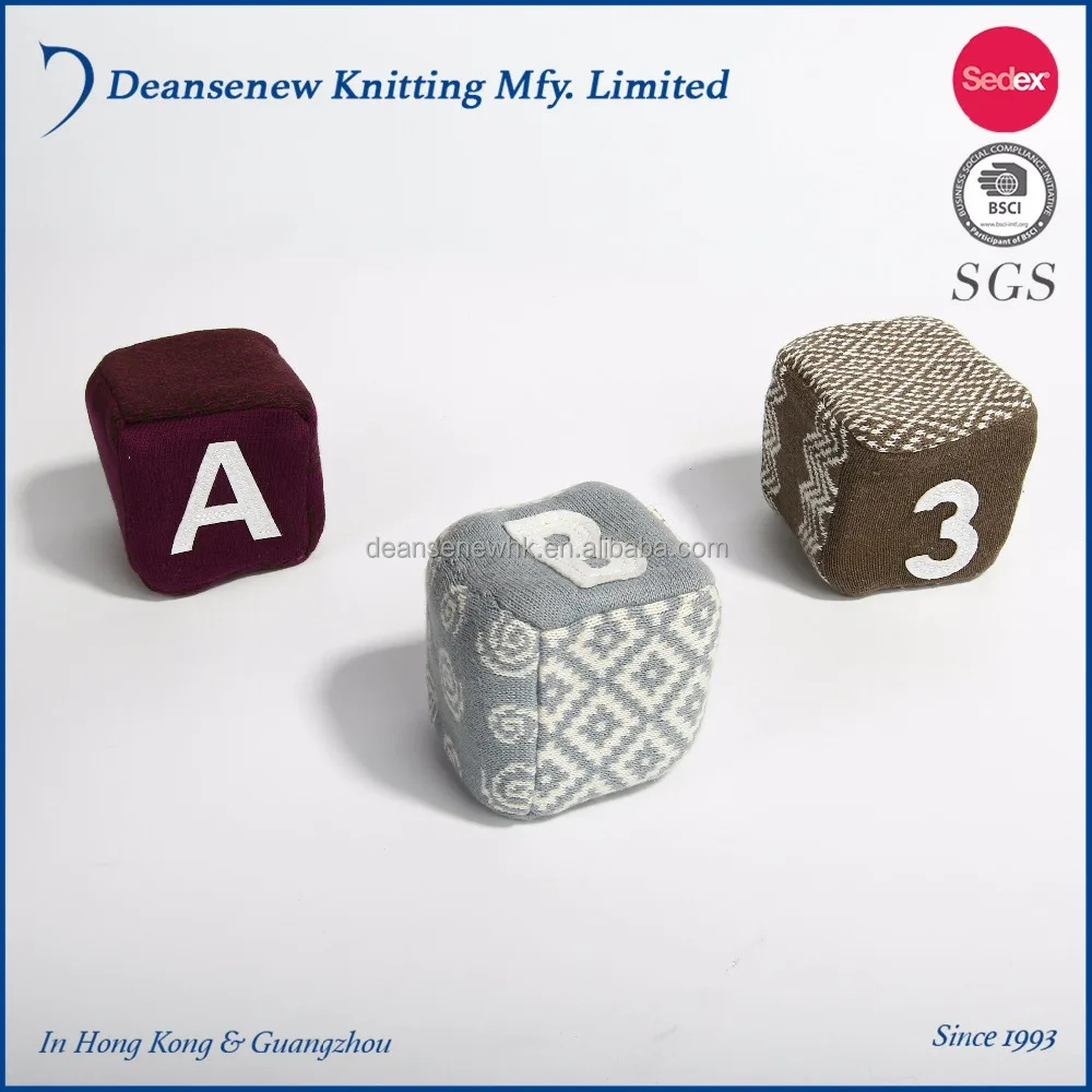 New Design Custom Cute Playful 100% Cotton Jacquard Fall Winter Boy Girl Cable Knit Cube Block Dice Baby Stuffed Toy