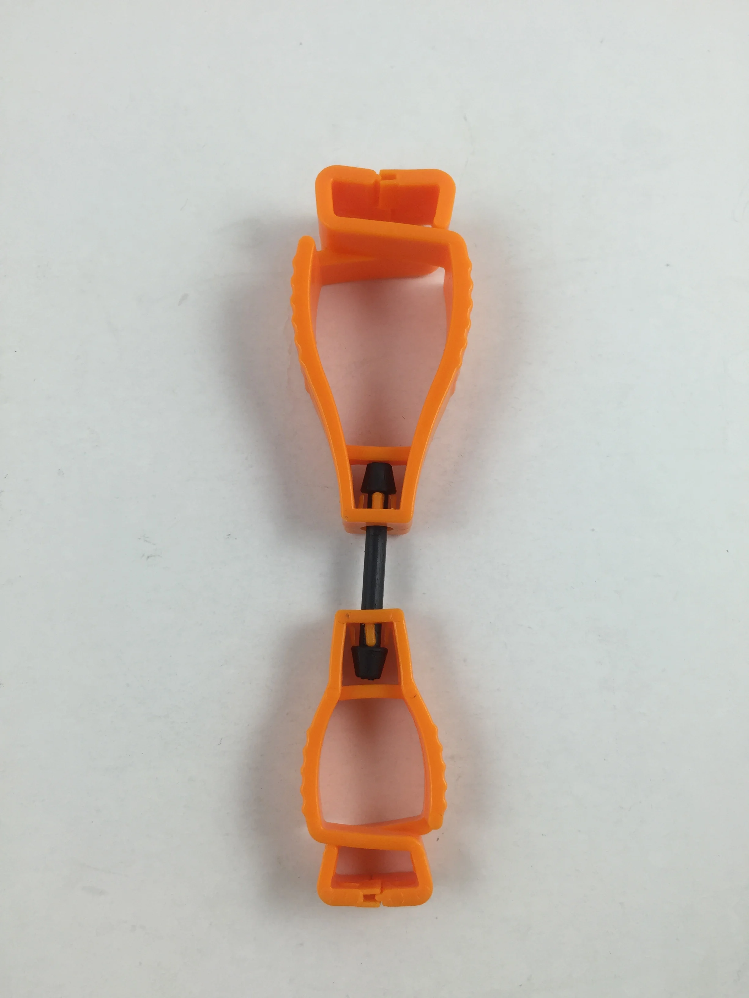 Customize Factory Direct Sale Standard Size Pom clip glove holder Plastic Glove Holder Clips