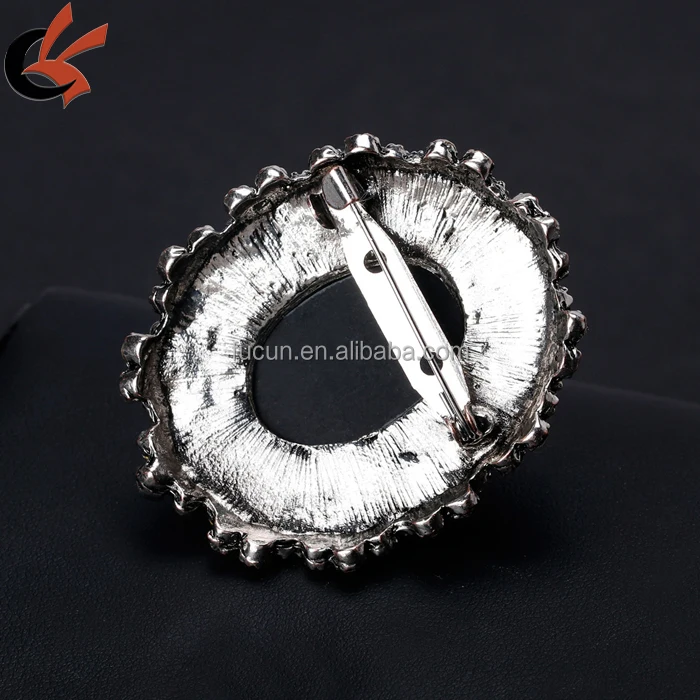 Vintage Style Cameo Lady Brooch Gold Crystals Gold Tone Broach