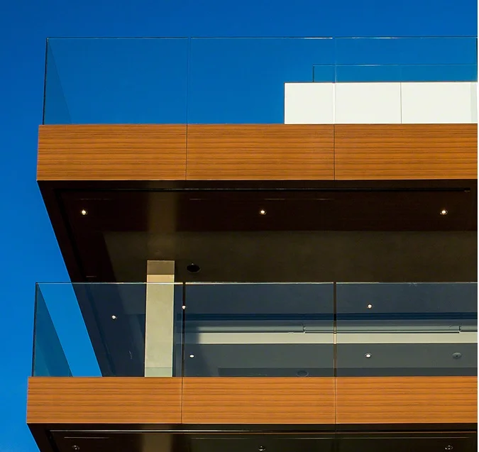 
low iron SGP laminated glass balcony balustrade 