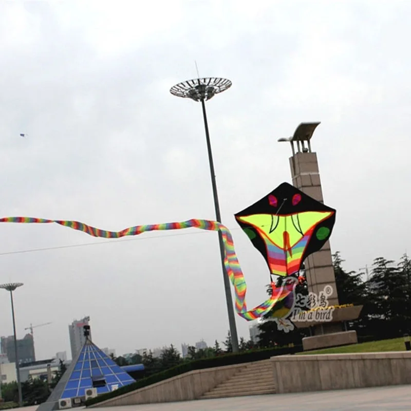 Easy flying snake  kids kite