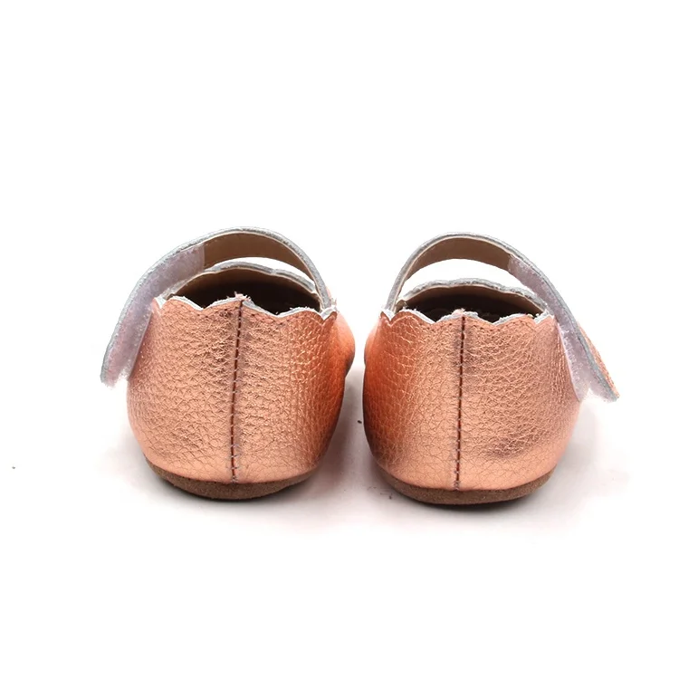 Милая детская обувь из мягкой замши с цветком розового золота для девочек