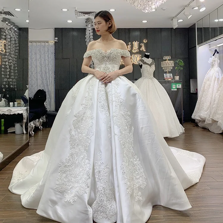Luweiya guangzhou Factory Gorgeous Luxury off shoulder Wedding Dress bridal Gowns Crystal Wedding Dress with Long Train