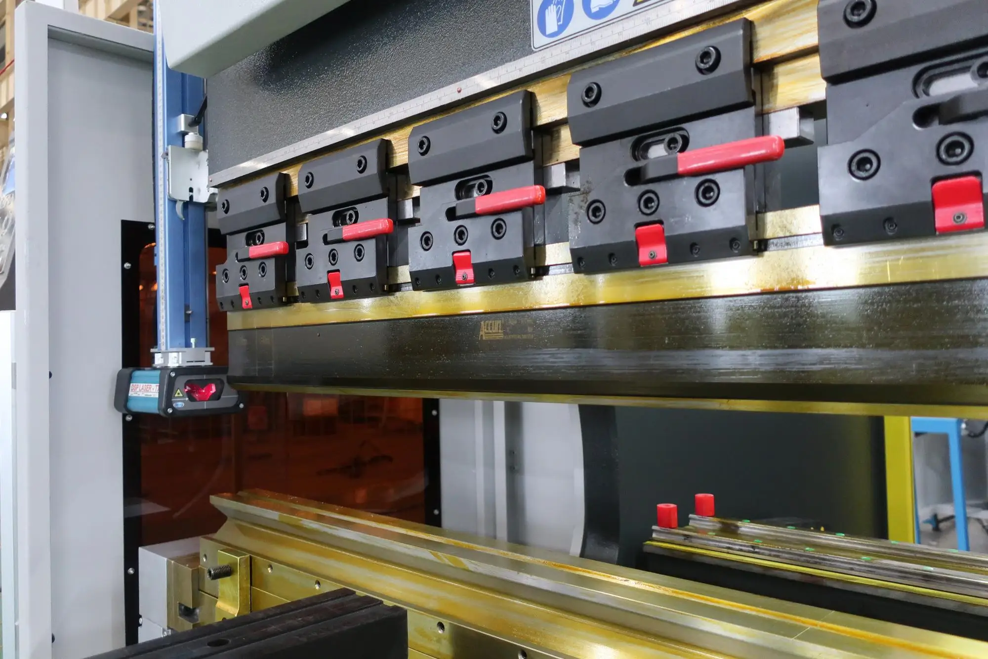 Accurl High precision cnc press brake with Germany system