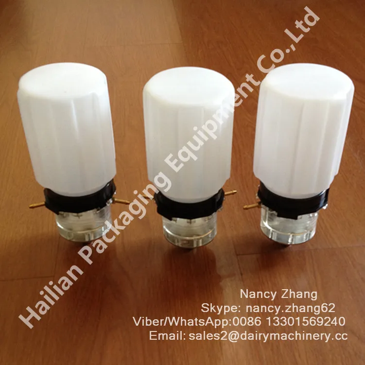 Dairy Milking Spares Plastic Vacuum Pump Oil Can