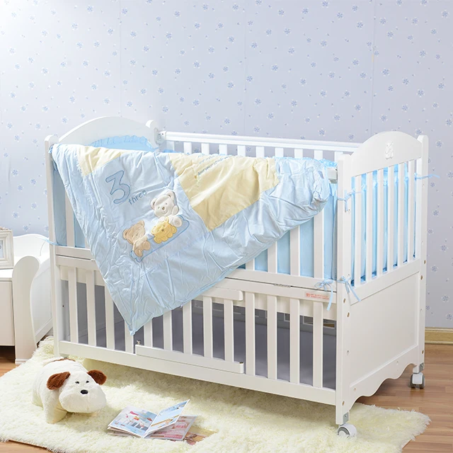 Adjustable New Zealand white painting pine wood baby cot wheels baby crib cot bed rail for baby sleep