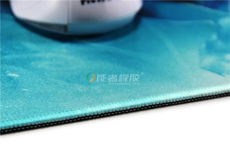 14x24' bulk rubber playmat with custom brand and logo