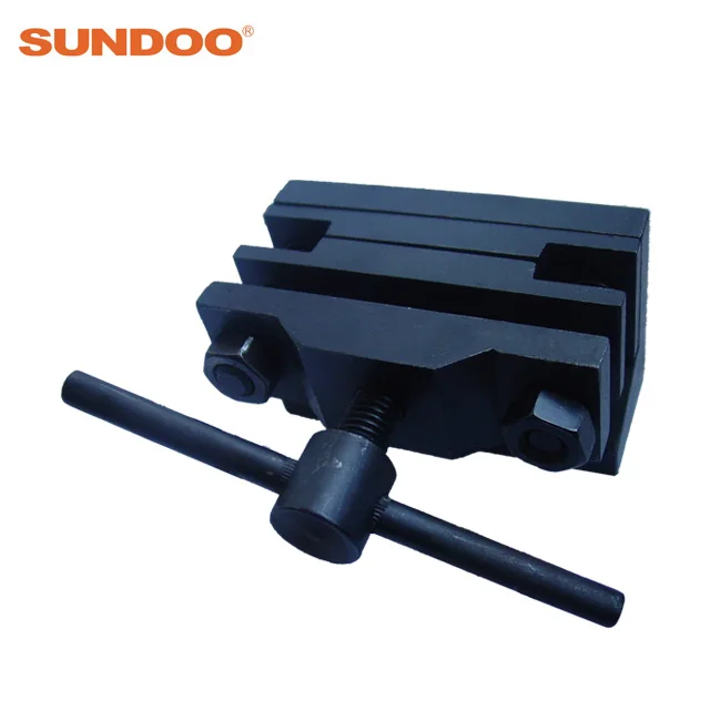 Зажим, рукоятка