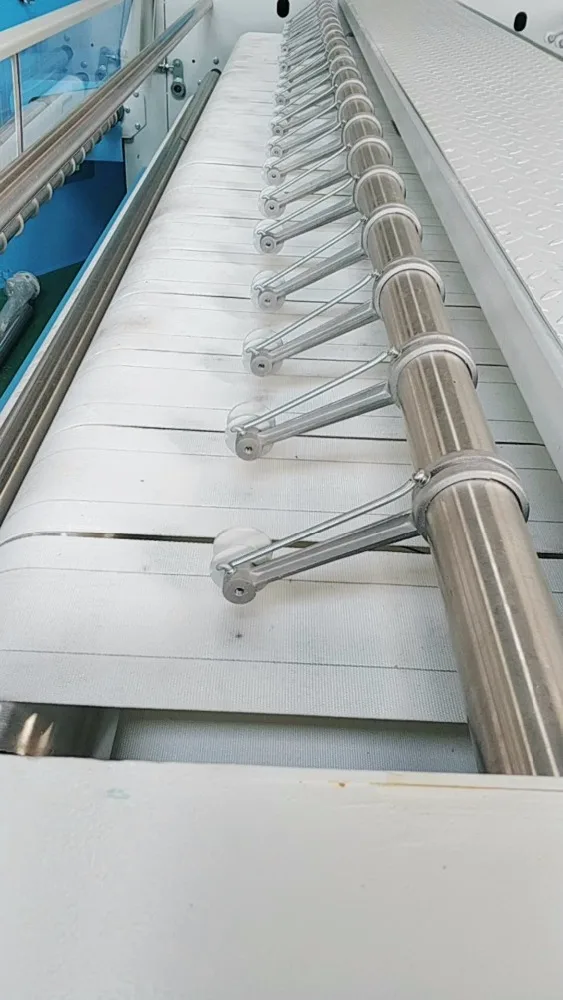 Automatic cloth ironing machine