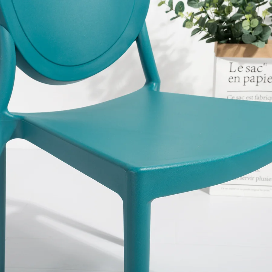 Современный внешний вид, оптовая продажа, полипропиленовый пластиковый дизайнерский обеденный стул без подлокотников