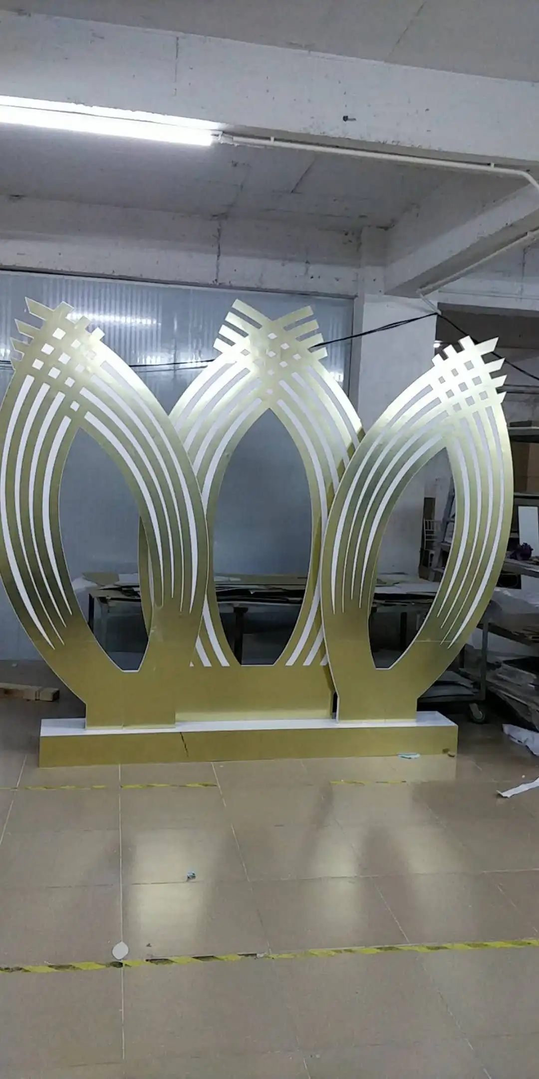 Special Design Pattern Golden TROVAL Wedding Backdrop for Wedding Event Decoration