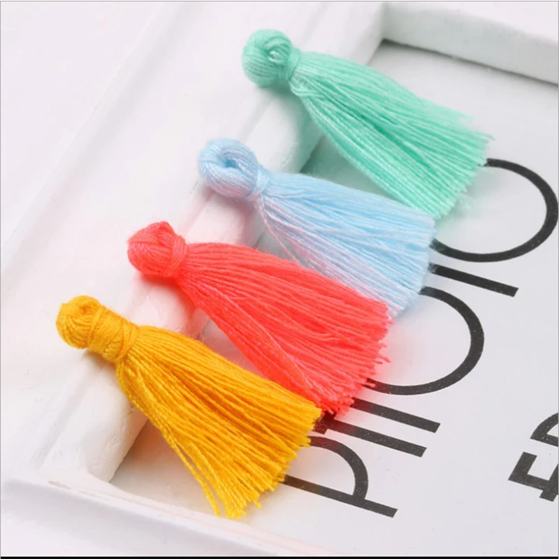 Hot Sale Wholesale New Cheap Colorful Small Curtain Cotton Tassel for Curtain for Bag