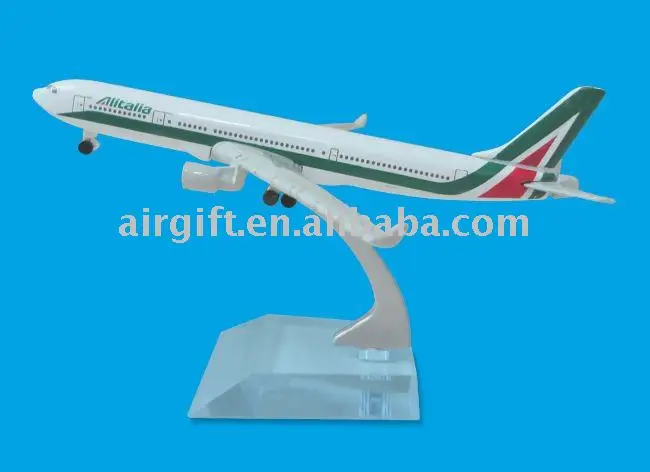 AIR ITALIA ACCURATE SCALE A330 DIECAST PLANE MODEL
