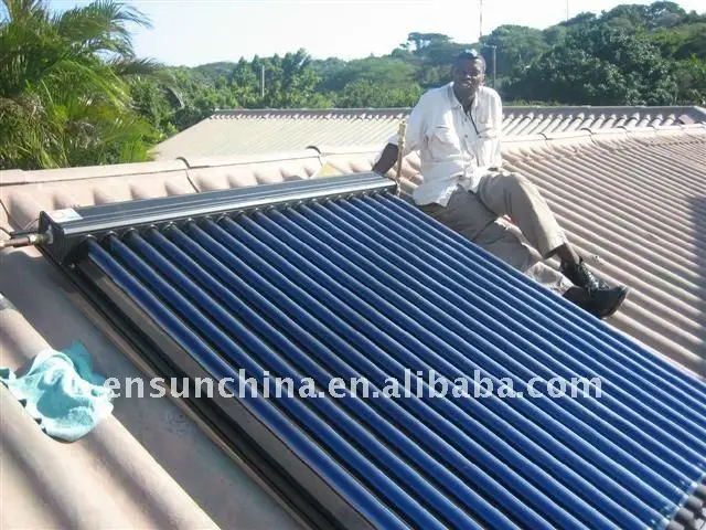 Pressurized vacuum tube solar collector with heat pipe