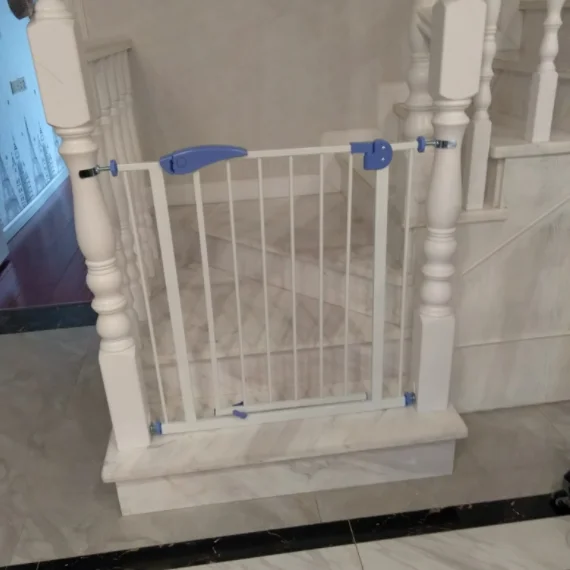 Auto Close Fixed Open dog stair gate pressure stair gate baby metal safety gate child fence child barrier play yard