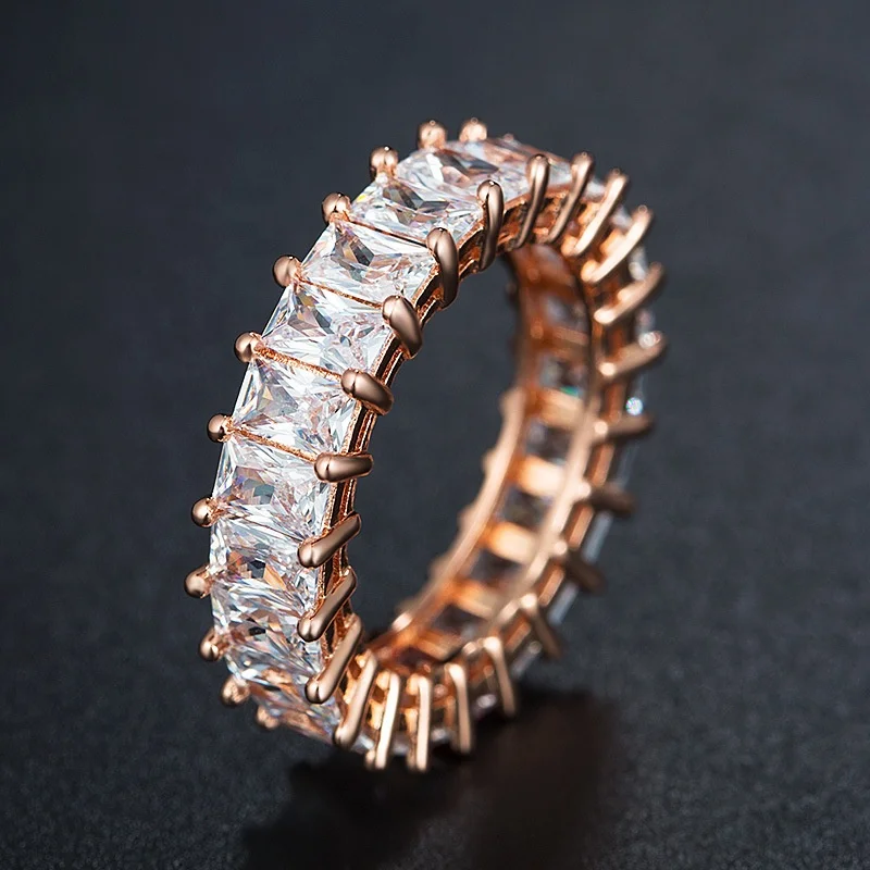 Fashion Bar Setting Design Lucky Stone Finger Ring with Cheap Diamond