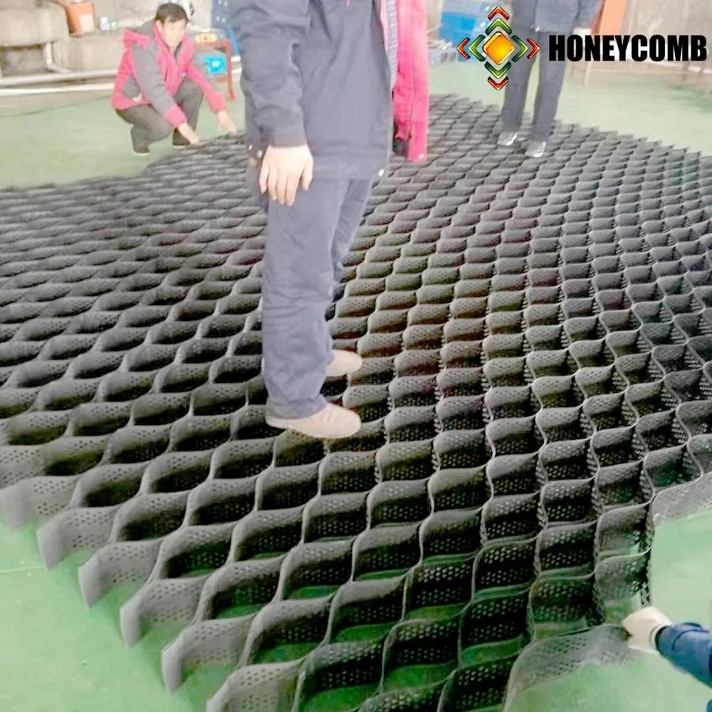 
50mm to 250mm,can be customized height and 1.1mm-1.6mm,can be customized THICKNESS geocell 