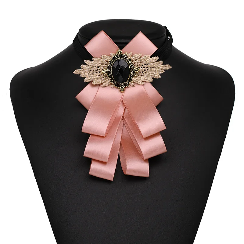 2019 Fashion Jewelry Men Dress Shirt Brooches Men Suits Ribbon Bowknot Collar Pins Wedding Rhinestones Pins Crystal Bow Tie