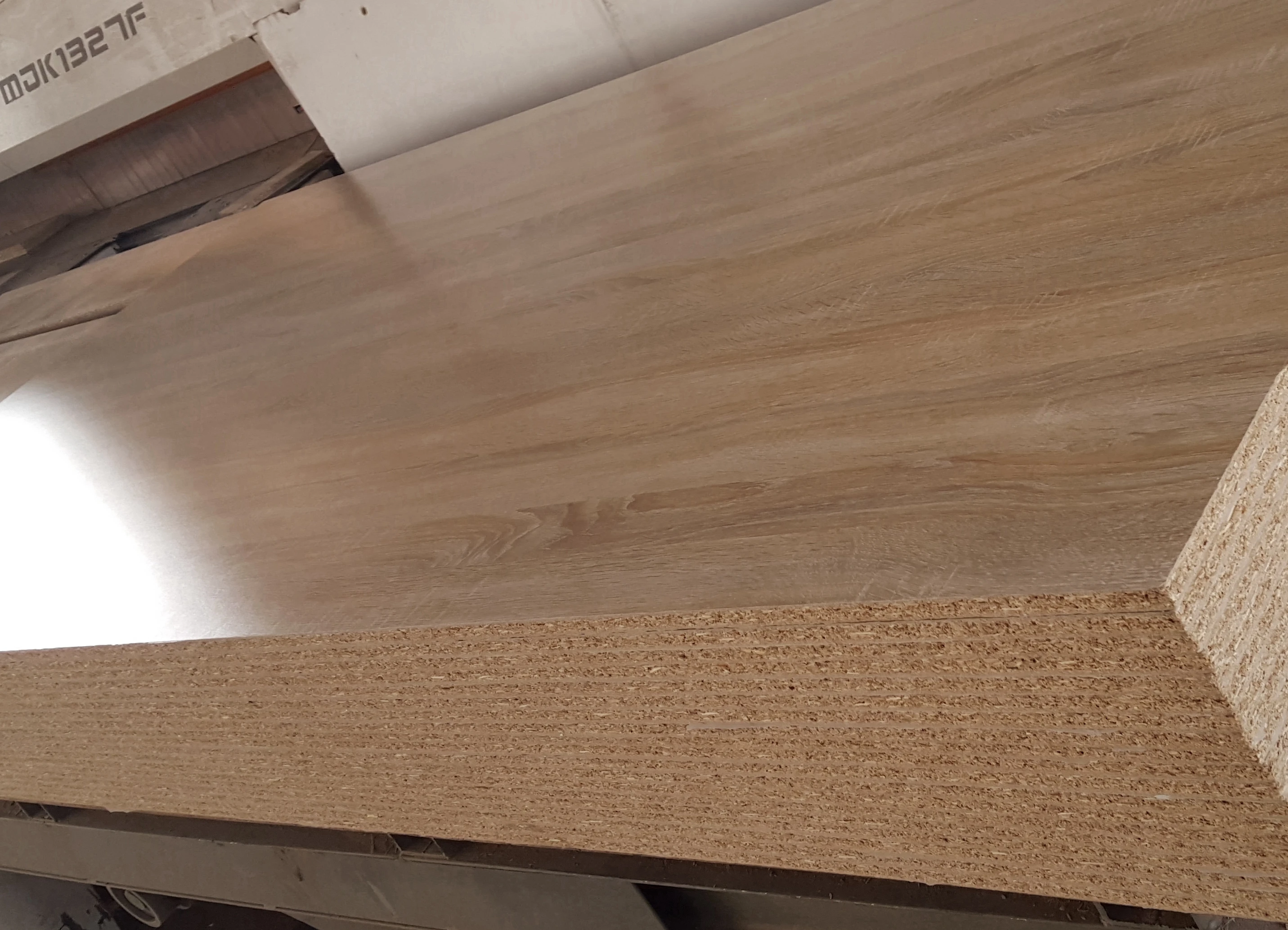 melamine faced chipboard  wood grain cheap 18mm melamine particle board/chipboard sheets for outdoor usage