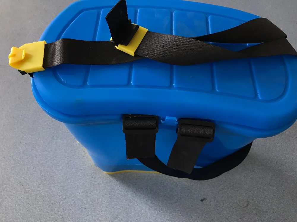 High-efficiency electronic fertilizer for agricultural and garden