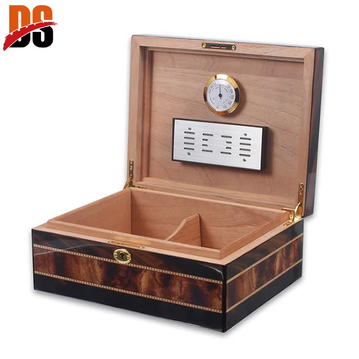 DS Factory Price Custom Logo Lockable Glossy Wood Cigar Humidor with Hygrometer and Humidifier