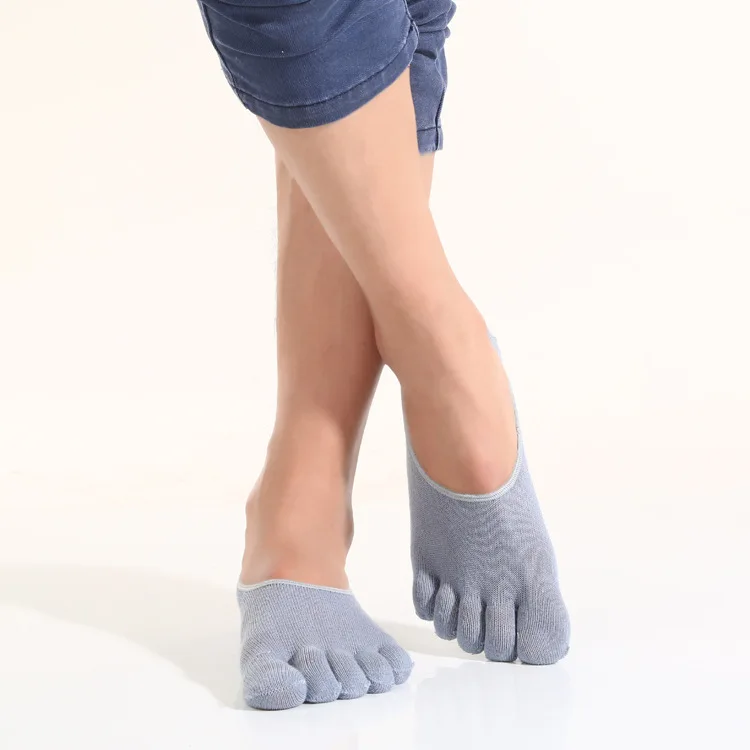 Custom Classic Type Plain Mens No Show meias Elastic anti-bacteria & odour resistant Combed Cotton Five Fingers Toe Socks