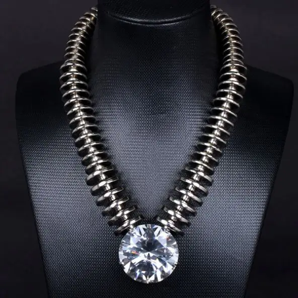  Модный новый дизайн Yiwu металлическая цепь большой нагрудник из искусственного бриллианта ожерелье