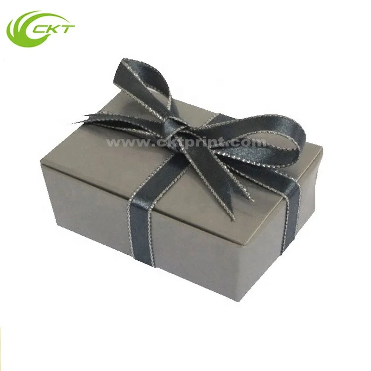 Decorative Cardboard Paper Packaging Dividers Sweet Christmas Chocolate Gift Box With Ribbon