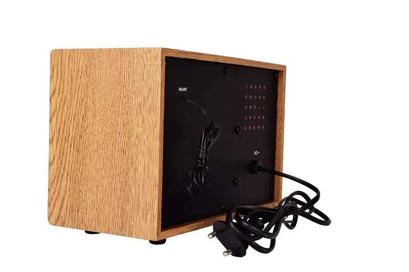 2019 BRANDNEW design vintage portable blue tooth speaker fm radio antique design wooden radio