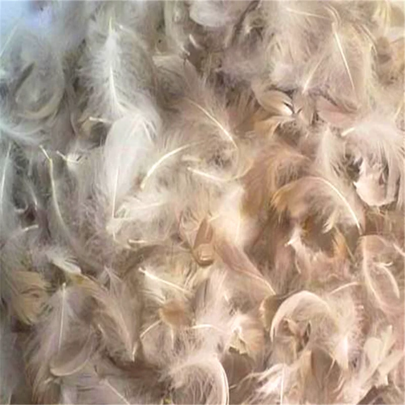 
90% washed grey duck down, 10% washed grey duck feather 